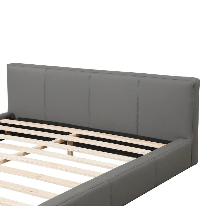 Struttura letto in similpelle grigia con doghe in legno