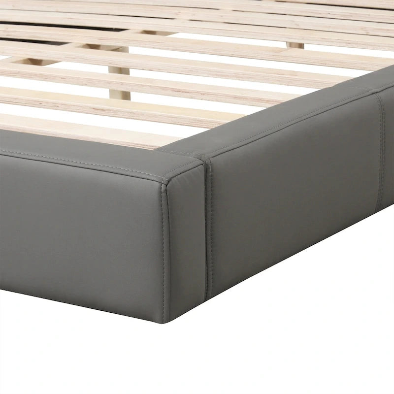 Struttura letto in similpelle grigia con doghe in legno