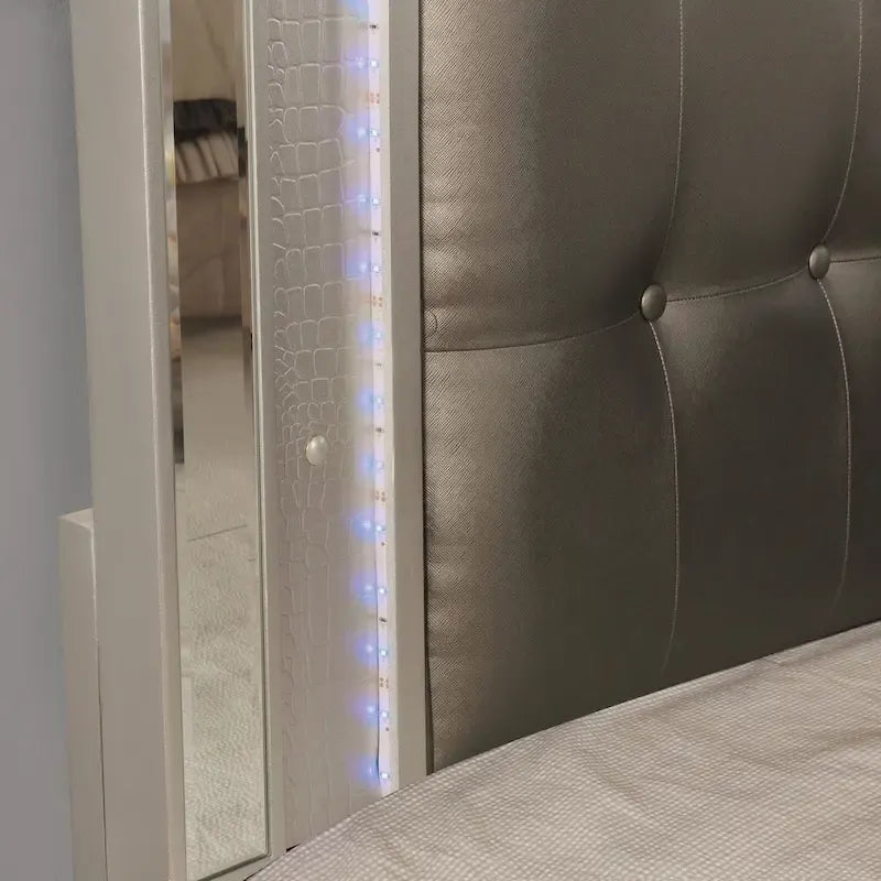 Letto imbottito moderno con pannello trapuntato a LED