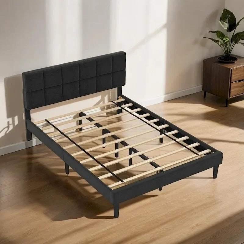 Letto a piattaforma in legno rustico con testiera
