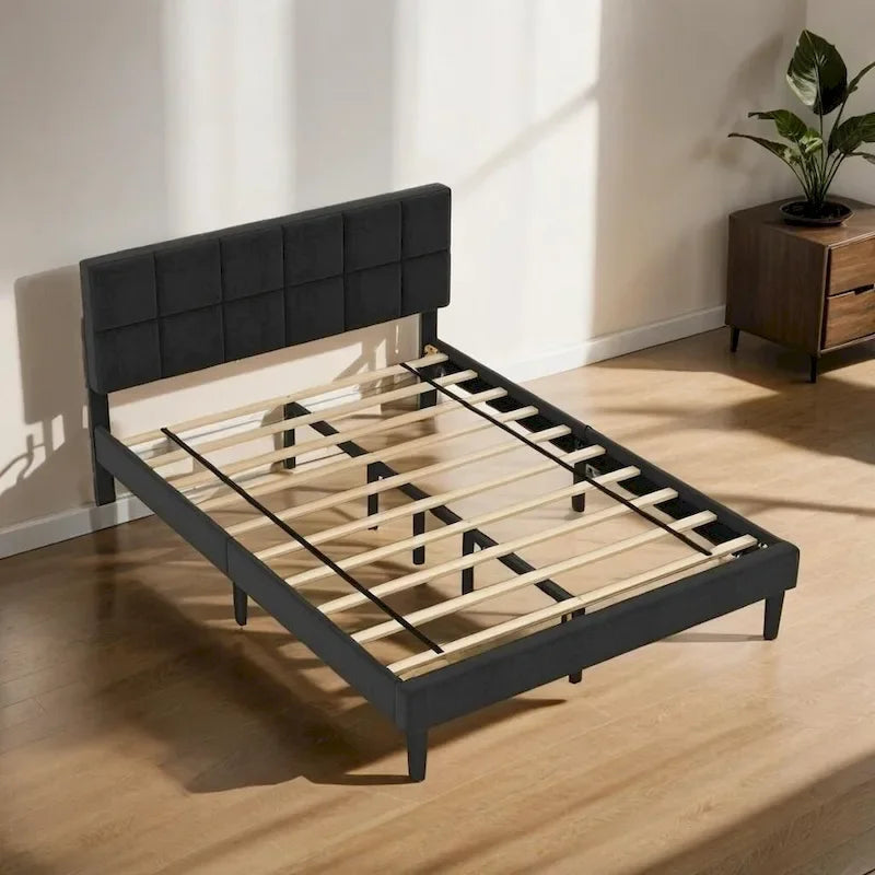 Letto a piattaforma in legno rustico con testiera